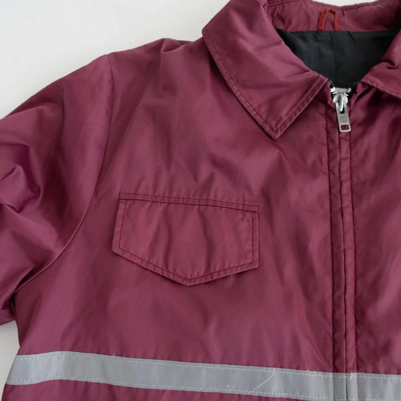Vintage Avon Sportswear Maroon Zip Up  made in Canada Windbreaker Size 42 - Picture 11 of 14